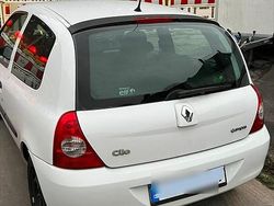 Weiß Gebraucht 2010 Renault Clio II Campus Kleinwagen | 3.999 €