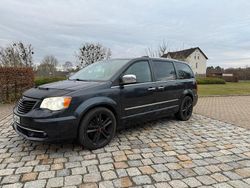 Blau Gebraucht 2014 Lancia Voyager Platinum Van / Kleinbus | 8.999 € (Fairer Preis)