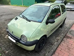 Grün Gebraucht 2005 Renault Twingo Kleinwagen | 1.900 €