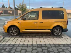 Gelb Gebraucht 2017 VW Caddy Family Van / Kleinbus | 11.900 € (Fairer Preis)
