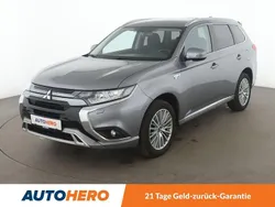 Grau Gebraucht 2021 Mitsubishi Outlander P-HEV SUV | 21.720 € (Fairer Preis)