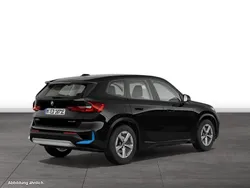 Schwarz Gebraucht 2023 BMW iX1 SUV | 44.714 € (Etwas zu teuer)