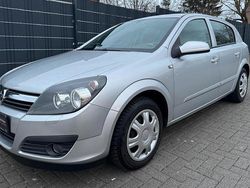 Silber Gebraucht 2006 Opel Astra Limousine | 3.500 € (Etwas zu teuer)