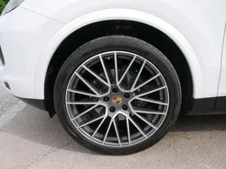 Carraraweiß carraraweiß Gebraucht 2022 Porsche Cayenne SUV | 78.820 € (Teuer)