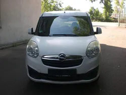 Weiß Gebraucht 2016 Opel Combo Edition Van / Kleinbus | 12.800 € (Teuer)