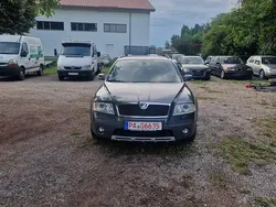 Anthracite grau Gebraucht 2008 Skoda Octavia Scout Scout 4x4 Kombi | 2.399 € (Superpreis)