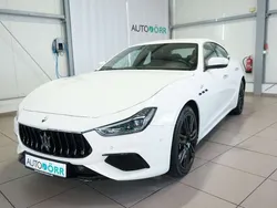 Bianco nere Gebraucht 2022 Maserati Ghibli GT Coupé | 49.900 €
