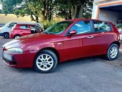Rot Gebraucht 2006 Alfa Romeo 147 Kleinwagen | 799 € (Guter Preis)