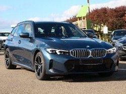 Blau Gebraucht 2024 BMW 330 M Sport Kombi | 37.990 €