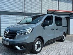Städtisches grau Gebraucht 2023 Renault Trafic Komfort Van | 32.800 € (Guter Preis)