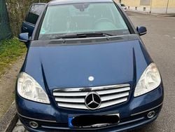 Blau Gebraucht 2009 Mercedes A180 Limousine | 2.700 € (Guter Preis)