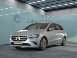 Silber Gebraucht 2022 Mercedes B200 Progressive Van / Kleinbus | 27.378 € (Fairer Preis)
