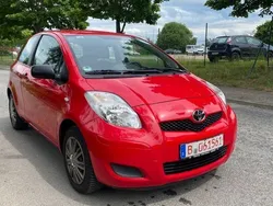 Rot Gebraucht 2009 Toyota Yaris Basis Kleinwagen | 3.500 € (Fairer Preis)