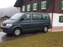 Grau Gebraucht 2007 VW Caravelle Van / Kleinbus | 11.750 € (Fairer Preis)