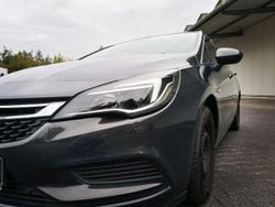 Grau Gebraucht 2016 Opel Astra Edition Limousine | 9.990 € (Guter Preis)