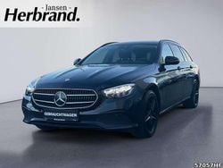 Obsidianschwarz metalliclack Gebraucht 2022 Mercedes E300 Kombi | 29.890 € (Guter Preis)