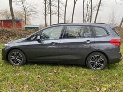 Grau Gebraucht 2020 BMW 220 Gran Tourer Sport Line Van / Kleinbus | 16.499 € (Superpreis)