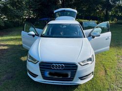 Weiß Gebraucht 2014 Audi A3 Sportback Kombi | 10.900 € (Fairer Preis)