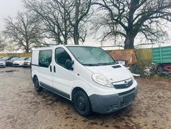 Weiß Gebraucht 2014 Opel Vivaro Van / Kleinbus | 3.250 €