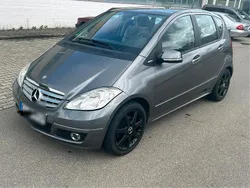 Grau Gebraucht 2009 Mercedes A180 Kleinwagen | 3.700 € (Fairer Preis)