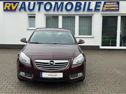 Rot Gebraucht 2013 Opel Insignia Active Limousine | 7.999 € (Fairer Preis)