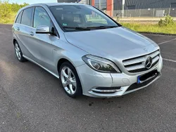 Silber Gebraucht 2011 Mercedes B180 AMG Van / Kleinbus | 3.690 €