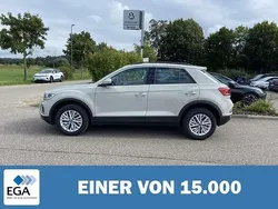 Grau Gebraucht 2024 VW T-Roc Life SUV | 27.900 € (Guter Preis)