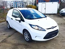 Frostweiß Gebraucht 2011 Ford Fiesta Kleinwagen | 2.500 € (Guter Preis)