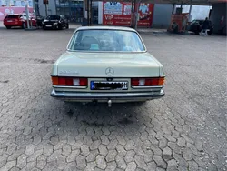Grün Gebraucht 1982 Mercedes 230 Coupé | 9.666 €