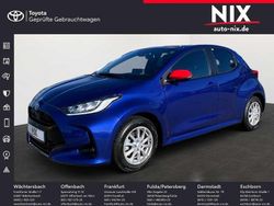 Nachtblau mica metallic Gebraucht 2021 Toyota Yaris Hybrid Basis Limousine | 20.490 € (Etwas zu teuer)
