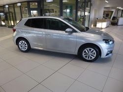 Brilliantsilber metallic Gebraucht 2021 Skoda Fabia Style Limousine | 15.400 € (Fairer Preis)