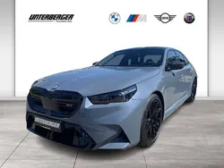 Grau Neu 2025 BMW M5 Shadowline Limousine | 144.990 € (Guter Preis)