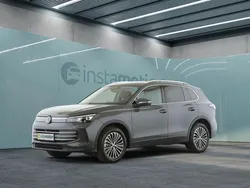 Grau Gebraucht 2024 VW Tiguan Elegance SUV | 40.645 € (Fairer Preis)