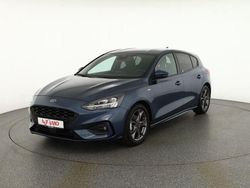 Blau Gebraucht 2022 Ford Focus ST-Line Limousine | 19.990 € (Fairer Preis)