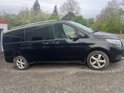 Schwarz Gebraucht 2016 Mercedes V220 Van / Kleinbus | 35.950 € (Fairer Preis)