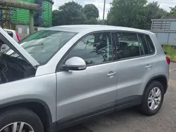 Silber Gebraucht 2015 VW Tiguan Exclusive SUV | 12.000 € (Superpreis)