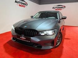 Grau Gebraucht 2019 BMW 330 Sport Line Limousine | 25.690 € (Fairer Preis)