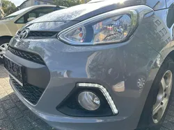 Grau Gebraucht 2015 Hyundai i10 Edition Kleinwagen | 4.700 € (Fairer Preis)