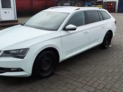 Weiß Gebraucht 2016 Skoda Superb Style Kombi | 12.450 € (Guter Preis)