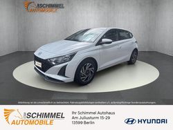 Weiß Neu 2025 Hyundai i20 Trend Limousine | 22.999 € (Etwas zu teuer)