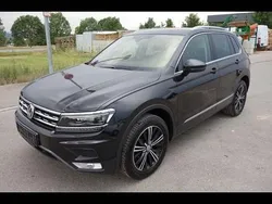 Schwarz Gebraucht 2017 VW Tiguan Highline SUV | 20.499 € (Guter Preis)