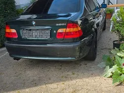 Grün Gebraucht 2002 BMW 320 Limousine | 1.500 € (Fairer Preis)