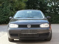 Schwarz Gebraucht 2000 VW Golf IV Edition Kleinwagen | 1.000 € (Fairer Preis)