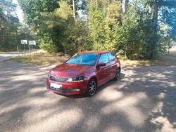 Rot Gebraucht 2015 Skoda Fabia Kleinwagen | 9.300 € (Guter Preis)