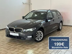 Grau Gebraucht 2021 BMW 320 Sport Line Limousine | 20.900 € (Guter Preis)