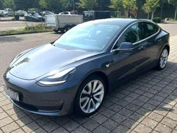 Grau Gebraucht 2019 Tesla Model 3 Limousine | 25.999 € (Etwas zu teuer)