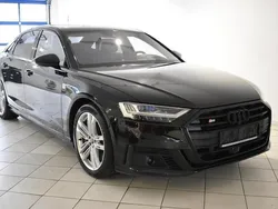 Schwarz metallic Gebraucht 2021 Audi S8 Limousine | 66.390 €