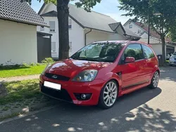 Rot Gebraucht 2005 Ford Fiesta ST Kleinwagen | 2.222 € (Guter Preis)