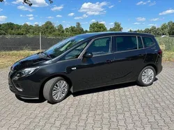 Schwarz Gebraucht 2016 Opel Zafira Tourer Edition Van / Kleinbus | 7.190 € (Fairer Preis)