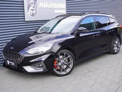 Obsidianschwarz metallic Gebraucht 2021 Ford Focus Performance Edition Kombi | 29.990 € (Guter Preis)